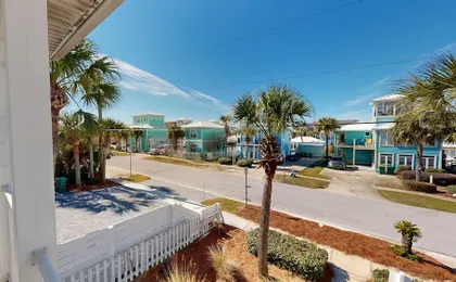 Toes In The Sand 4 Bedroom Home