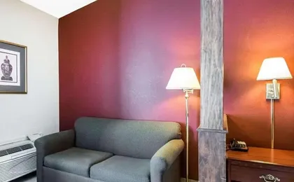 Quality Inn & Suites Elizabethtown Area