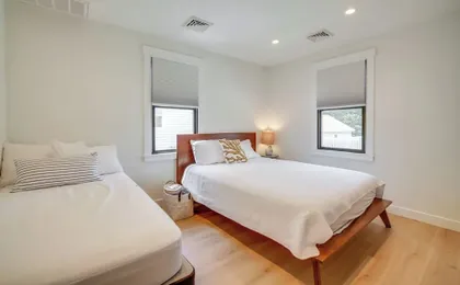Beautiful Cape May Cottage: Walk to Beach & Mall!
