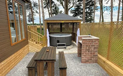 Hollicarrs - Woodland Lodge