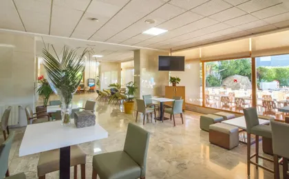 Apartamentos La Era Park