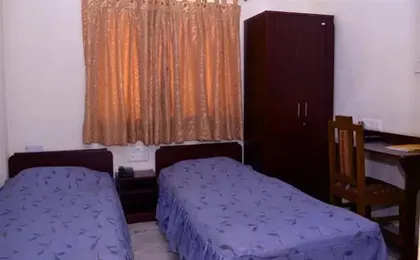 OYO 43924 Harry Guest House