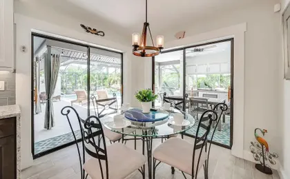 Saltwater Pool & Dock: Canal-front Cape Coral Home
