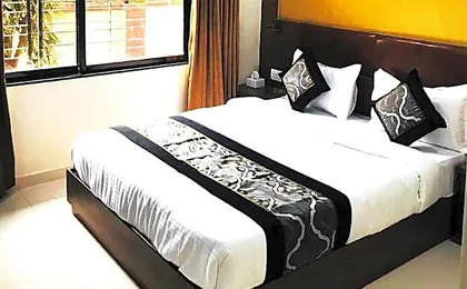 Hotel Crystal Luxury Inn