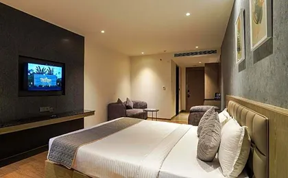 Hotel Tulips Grand