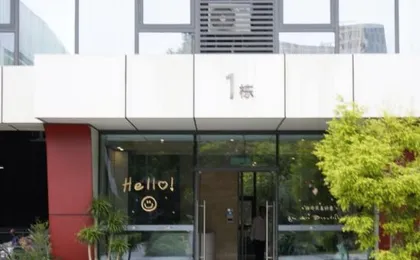 Aaronstone apartment hotel