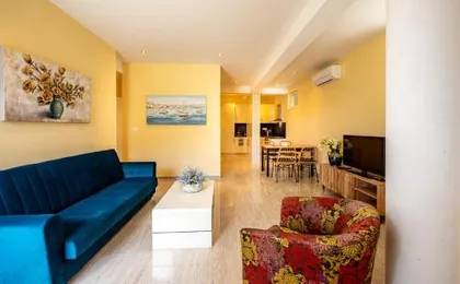 Apartments Villa Pjer - Pool & Private Parking near Beach Žnjan
