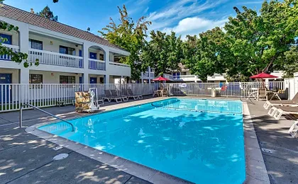 Super 8 by Wyndham Santa Rosa North