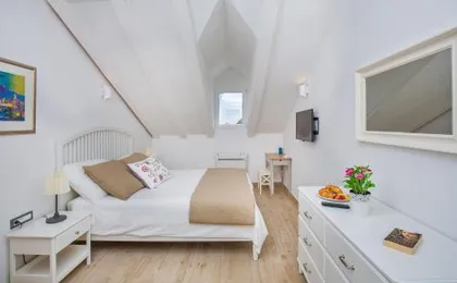 Porta Apartment and Rooms by Irundo
