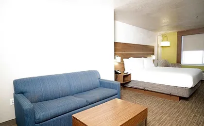 Holiday Inn Express Hotel & Suites Hesperia By IHG