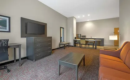 Best Western Plus Elizabethtown Inn & Suites