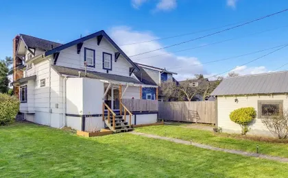 1 Mi to Historic Dtwn: Dog-friendly Everett Home!