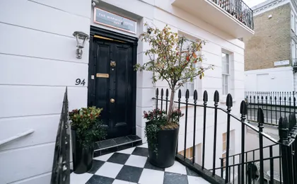 The Warwick by Aura Collection