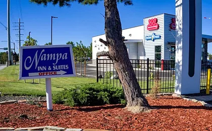 Nampa Inn & Suites