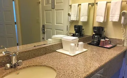 The Miramar Inn & Suites