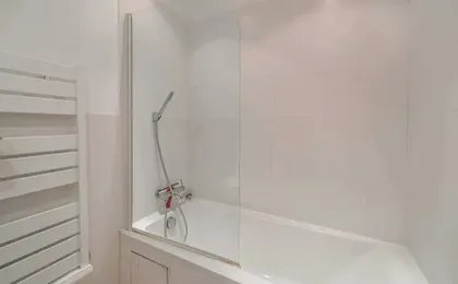 Charming Apartment on Boulevard Alexandre III