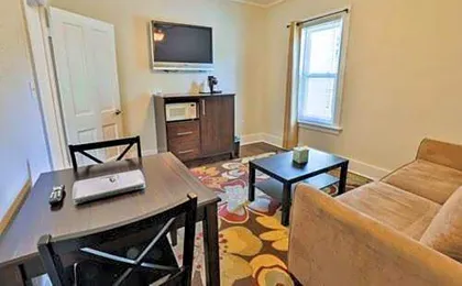 Nader's Motel & Suites