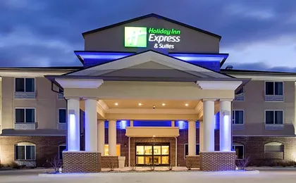 Holiday Inn Express & Suites Nevada By IHG