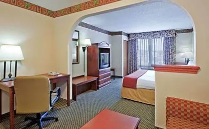 Holiday Inn Express Hotel & Suites Forest By IHG