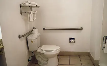 Harbor Inn & Suites