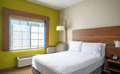 Holiday Inn Express Hotel & Suites Hesperia By IHG