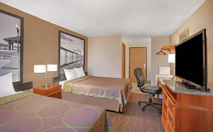 Super 8 by Wyndham Fort Madison