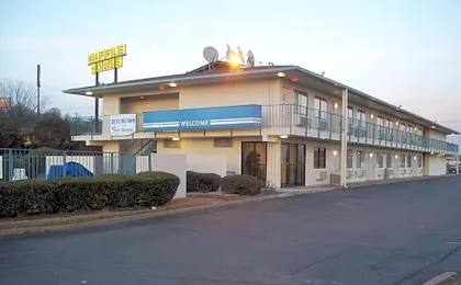 Skyline Inn