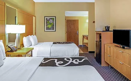 La Quinta Inn & Suites by Wyndham Naples Downtown