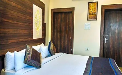 Dwivedi Hotels Sri Omkar Palace