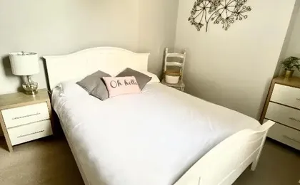 London Oval Apartment