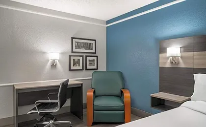 La Quinta Inn & Suites by Wyndham Victoria