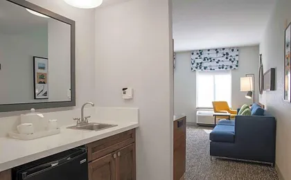 Hampton Inn & Suites Los Angeles/Sherman Oaks