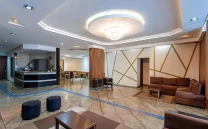 Carillon Plaza Hotel