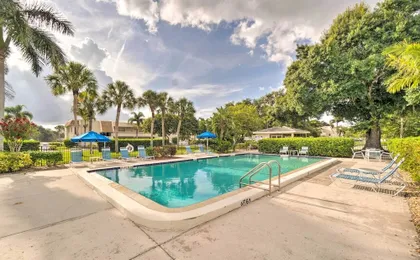 Sunny Sarasota Oasis w/ Private Screened Lanai